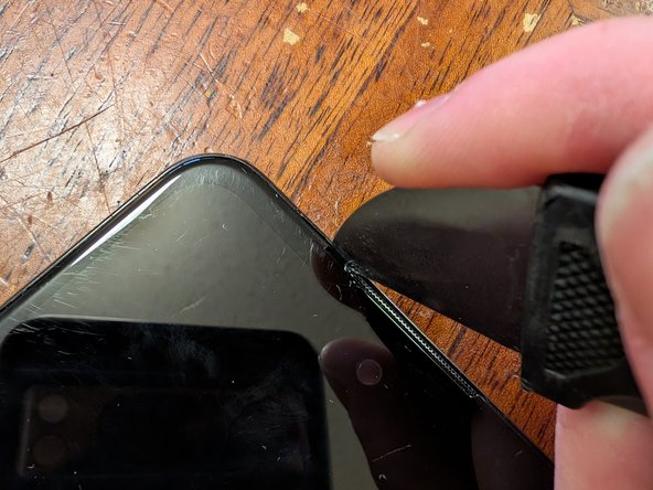 Motorola Moto G Play (2023) Teardown, Seperate the screen from the frame: crwdns2935265:015crwdnd2935265:02crwdnd2935265:02crwdne2935265:0