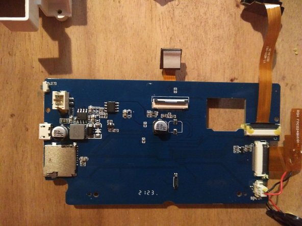 Fix the MyFirst Camera Insta 2 charge issue, Teardown view: crwdns2935265:07crwdnd2935265:03crwdnd2935265:03crwdne2935265:0