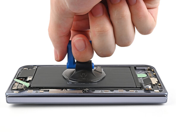 Google Pixel 10 Pro Fold Flip and Base Battery Replacement, Remove the flip battery: step 52, image 1 of 2