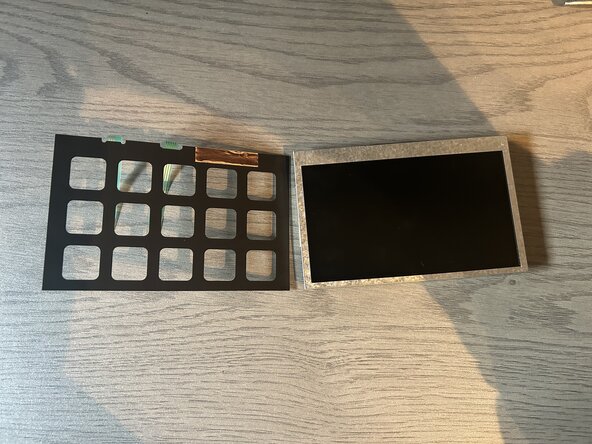 Elgato Stream Deck Classic Teardown, Peal up on the black part: crwdns2935265:08crwdnd2935265:02crwdnd2935265:02crwdne2935265:0