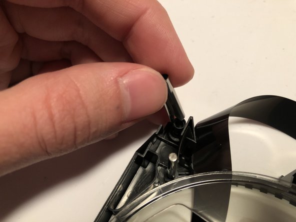 How to Fix a Damaged VHS Tape: crwdns2935265:04crwdnd2935265:02crwdnd2935265:03crwdne2935265:0