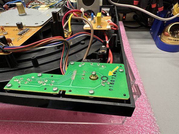 AT-LP120-USB Start/Stop Button Replacement, Replacement: Removing Clamp and Washer: crwdns2935265:07crwdnd2935265:03crwdnd2935265:03crwdne2935265:0