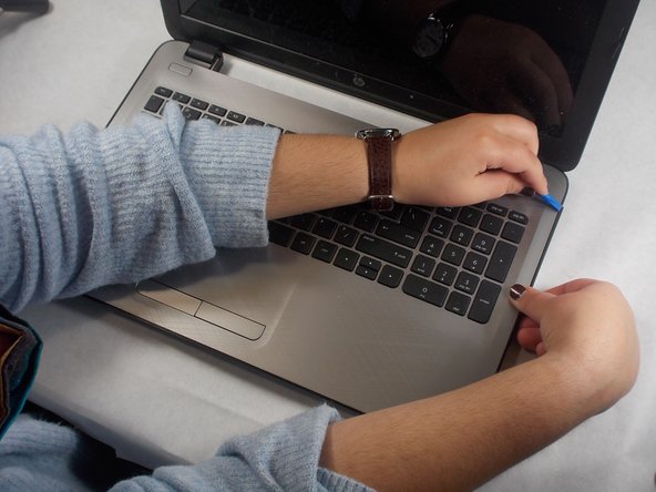 HP 15-af123cl Back Cover Replacement: crwdns2935265:04crwdnd2935265:03crwdnd2935265:03crwdne2935265:0