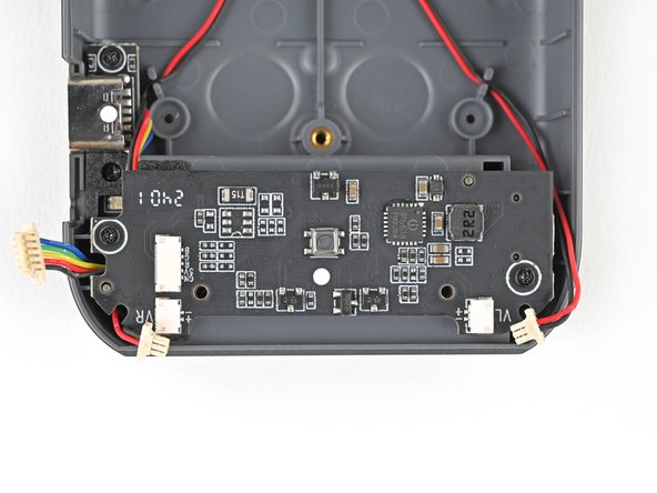 Fairphone Fairbuds Mainboard Replacement, Remove the mainboard screws: crwdns2935265:010crwdnd2935265:02crwdnd2935265:02crwdne2935265:0