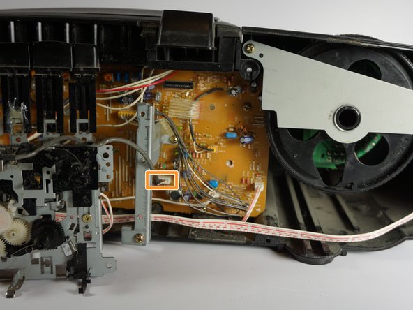 Sony CFD-8 Main Circuit Board Replacement, Main Circuit Board: crwdns2935265:06crwdnd2935265:03crwdnd2935265:03crwdne2935265:0