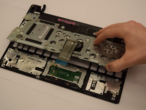 Acer Aspire One AO756-2623 Fan Replacement: crwdns2935265:09crwdnd2935265:02crwdnd2935265:03crwdne2935265:0