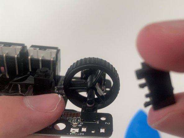 Razer Viper Mini Trigger Switches Replacement, Remove Right Switch: crwdns2935265:09crwdnd2935265:02crwdnd2935265:02crwdne2935265:0