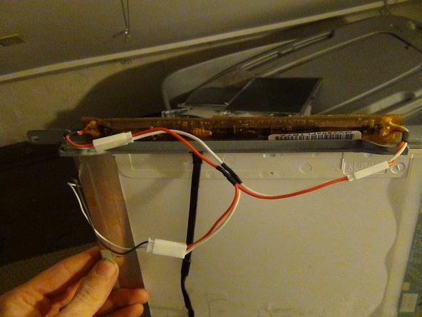 iMac Intel 17" UniMac Version 2 Screen Adapter Replacement: crwdns2935265:06crwdnd2935265:02crwdnd2935265:02crwdne2935265:0