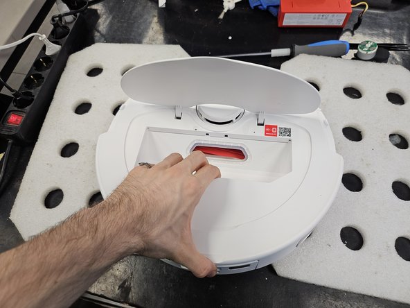 Roborock Q Revo: Laser Distance Sensor Replacement, Open it up!: crwdns2935265:08crwdnd2935265:02crwdnd2935265:03crwdne2935265:0