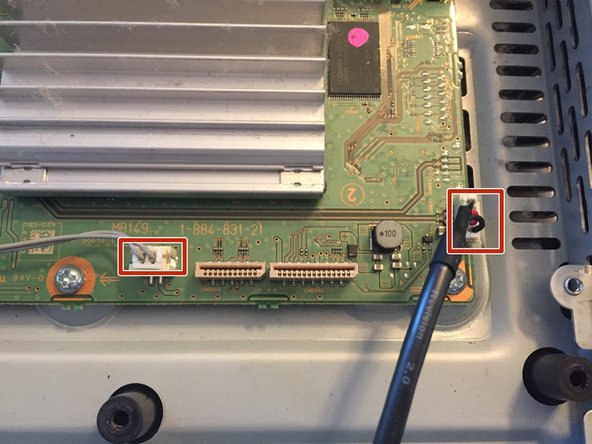 Sony BDV-NF620 Teardown, Logic board: crwdns2935265:013crwdnd2935265:01crwdnd2935265:02crwdne2935265:0
