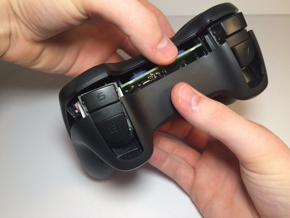 How to Fix Sticky Controls on a Logitech RumblePad2: 步骤 3 中的图像 2，2