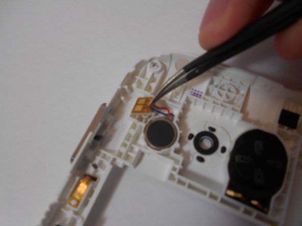 Samsung Galaxy Fame S6812i Vibration Unit Replacement, Remove Damaged Vibration Unit: crwdns2935265:04crwdnd2935265:02crwdnd2935265:02crwdne2935265:0