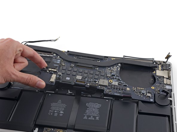 MacBook Pro 15" Retina Display Mid 2015 Left Speaker Replacement: crwdns2935265:040crwdnd2935265:02crwdnd2935265:03crwdne2935265:0