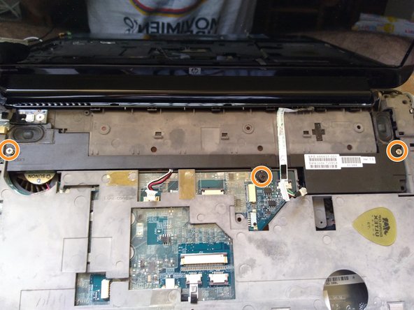 Desmontaje de laptop HP Pavilion dv4-2040us: crwdns2935265:014crwdnd2935265:02crwdnd2935265:03crwdne2935265:0