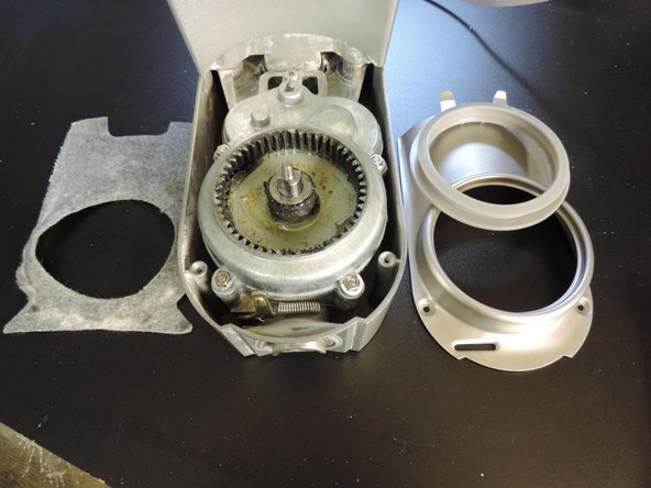 Kenwood Chef Gear Drive SER1018 Replacement, Lower housing: crwdns2935265:03crwdnd2935265:02crwdnd2935265:02crwdne2935265:0