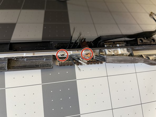 MacBook Pro 15" Unibody Mid 2012 Airport and Bluetooth Antenna Replacement: crwdns2935265:021crwdnd2935265:02crwdnd2935265:03crwdne2935265:0