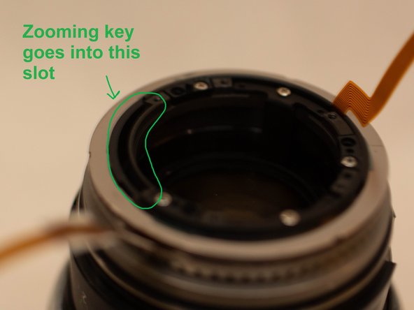 Canon EF 70-200mm f/2.8L IS USM Zooming Key Replacement, Attach the Intermediate Barrel: crwdns2935265:015crwdnd2935265:02crwdnd2935265:03crwdne2935265:0