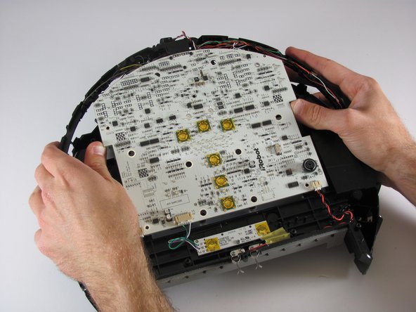 iRobot Roomba 655 Pet Series Cliff Sensors Replacement, Removing the Motherboard: crwdns2935265:012crwdnd2935265:02crwdnd2935265:02crwdne2935265:0