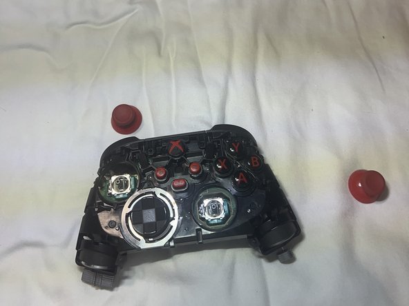 How to Fix an Xbox One Controller Stuck Button: шаг 4, изображение 3 из 3