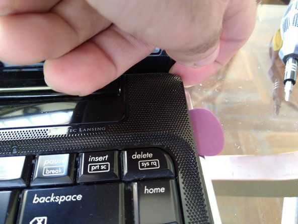 Desmontaje de laptop HP Pavilion dv4-2040us: crwdns2935265:08crwdnd2935265:02crwdnd2935265:03crwdne2935265:0