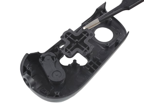 Backbone One Direction Pad Replacement, Remove the direction pad: crwdns2935265:012crwdnd2935265:02crwdnd2935265:03crwdne2935265:0