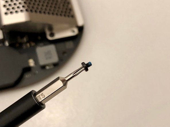 Mac mini Late 2018 Disassembly, Memory cover: crwdns2935265:013crwdnd2935265:03crwdnd2935265:03crwdne2935265:0