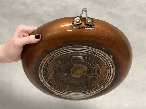 Repairing a Loose Pan Handle: crwdns2935265:03crwdnd2935265:02crwdnd2935265:03crwdne2935265:0