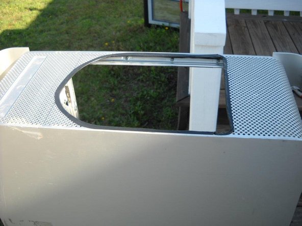 How to build a Mailbox out of an old Apple Power Mac G5 tower: étape 4, image 2 de 2