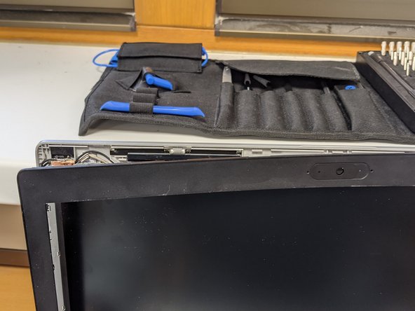 Probook 650 G5 Screen Replacement, Place in the new Screen: crwdns2935265:06crwdnd2935265:02crwdnd2935265:02crwdne2935265:0