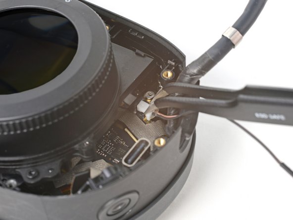 HTC Vive XR Elite Right Speaker Replacement, Disconnect the right speaker: crwdns2935265:034crwdnd2935265:03crwdnd2935265:03crwdne2935265:0