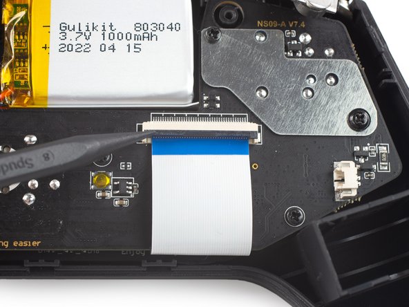 GuliKit KingKong 2 Pro Battery Replacement, Release the interconnect cable ZIF connector: crwdns2935265:09crwdnd2935265:02crwdnd2935265:02crwdne2935265:0