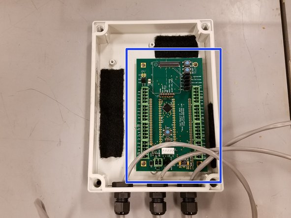 Autosampler Node Assembly (For New Version), Packing the node enclosure: step 18, image 2 of 3