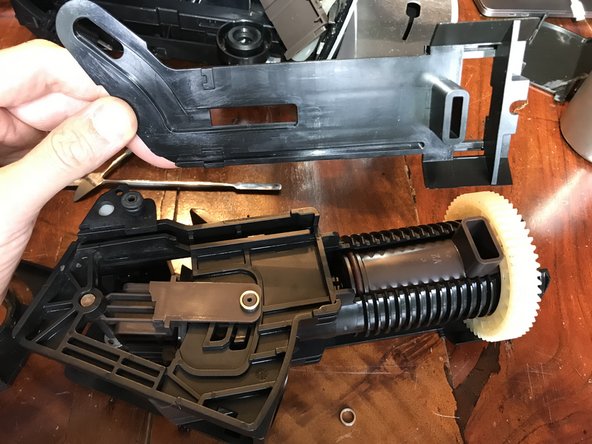 Brewgroup Disassembly, L Bearing guides left and right: crwdns2935265:029crwdnd2935265:03crwdnd2935265:03crwdne2935265:0