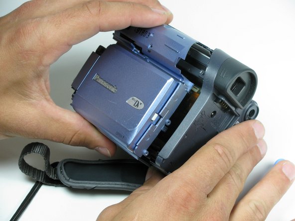 Panasonic PV-GS9 LCD panel replacement: crwdns2935265:011crwdnd2935265:03crwdnd2935265:03crwdne2935265:0