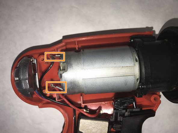 Black and Decker PS1800 Transmission Replacement, Disconnect Motor: crwdns2935265:03crwdnd2935265:02crwdnd2935265:03crwdne2935265:0