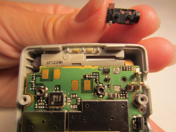 Kyocera Marbl K127 Headphone Jack Replacement, Remove existing headphone jack.: crwdns2935265:04crwdnd2935265:03crwdnd2935265:03crwdne2935265:0