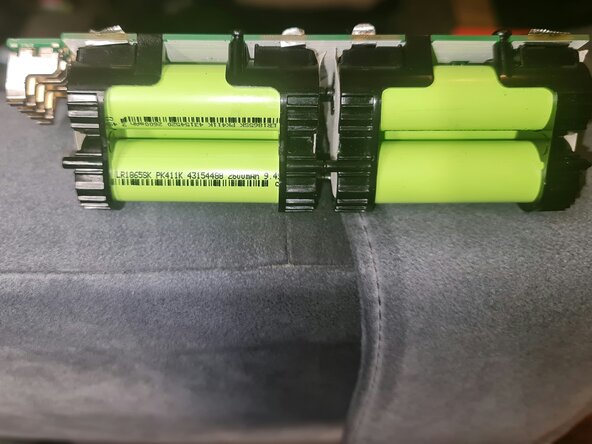 Disassembling Samsung Vacuum Battery VCA-RBT80 VR30T80313W/WA, Reverse to reassemble.: crwdns2935265:06crwdnd2935265:01crwdnd2935265:01crwdne2935265:0