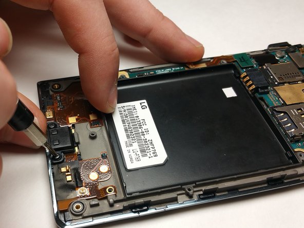 LG Optimus L9 P769 Micro-USB Port Replacement: crwdns2935265:06crwdnd2935265:02crwdnd2935265:03crwdne2935265:0