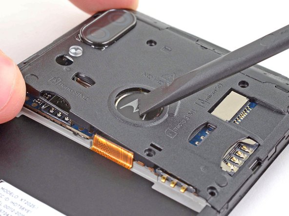 Motorola Moto E6 Plus Motherboard Replacement, Dislodge the fingerprint sensor: crwdns2935265:015crwdnd2935265:02crwdnd2935265:02crwdne2935265:0