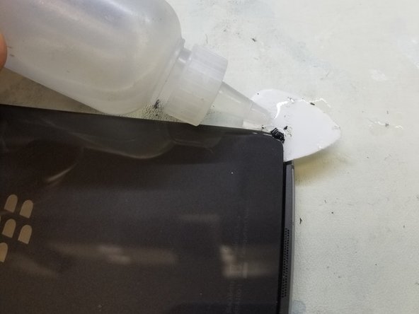 Blackberry DTek 60 Battery Replacement, Detatch The Back Glass: crwdns2935265:01crwdnd2935265:03crwdnd2935265:03crwdne2935265:0