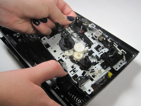 Sony TCM-919 Cassette-Corder Motherboard Replacement, Remove the Tape Deck: crwdns2935265:05crwdnd2935265:02crwdnd2935265:03crwdne2935265:0