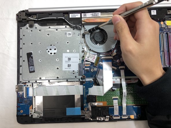 HP 15-da0012dx Fan Replacement, Fan: crwdns2935265:08crwdnd2935265:02crwdnd2935265:02crwdne2935265:0