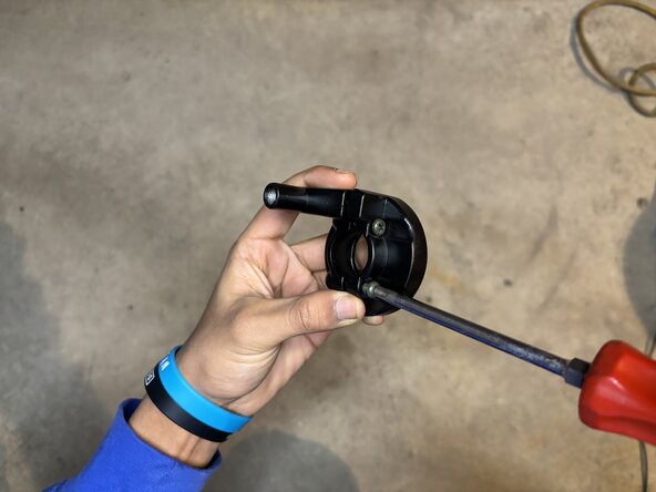 Coleman CT200U-AB Mini Bike Throttle Assembly Replacement, Throttle assembly Part 1: crwdns2935265:06crwdnd2935265:02crwdnd2935265:03crwdne2935265:0