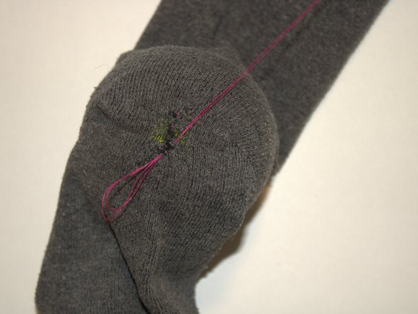 How to Fix a Small Hole in a Sock: crwdns2935265:07crwdnd2935265:02crwdnd2935265:02crwdne2935265:0