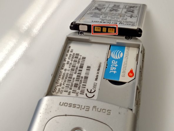 Sony Ericsson W300i Main Screen Replacement: crwdns2935265:03crwdnd2935265:03crwdnd2935265:03crwdne2935265:0