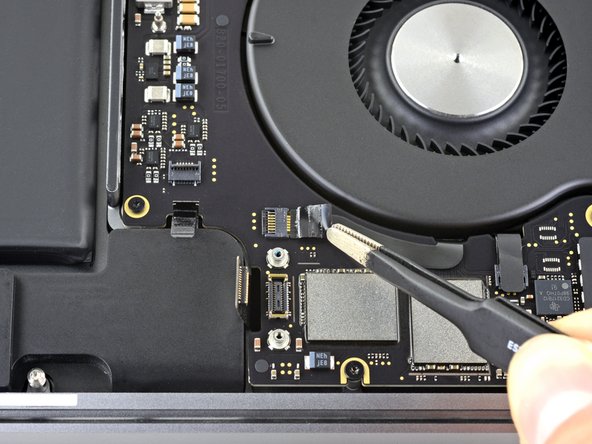 MacBook Pro 16" 2019 Battery Replacement, Disconnect the keyboard backlight: crwdns2935265:050crwdnd2935265:02crwdnd2935265:02crwdne2935265:0