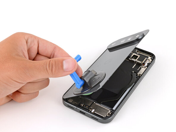 Google Pixel 10 Vibration Motor Replacement, Prop up the back glass: 11 단계, 이미지 3개 중 2개