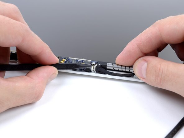 MacBook Pro 17" Unibody AirPort Board Replacement: crwdns2935265:021crwdnd2935265:02crwdnd2935265:03crwdne2935265:0