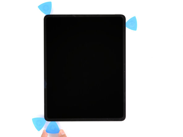 iPad Air 6 13" Front Camera Replacement, Separate the bottom edge adhesive: step 12, image 2 of 3