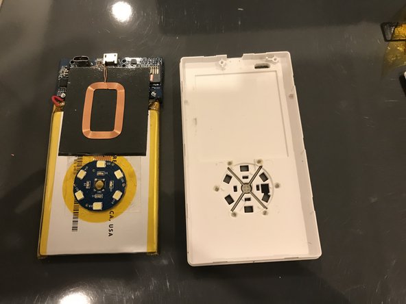 Hello Zee Smart Core Vorderseite austauschen, Elektronik entfernen: Schritt 5, Bild 3 von 3